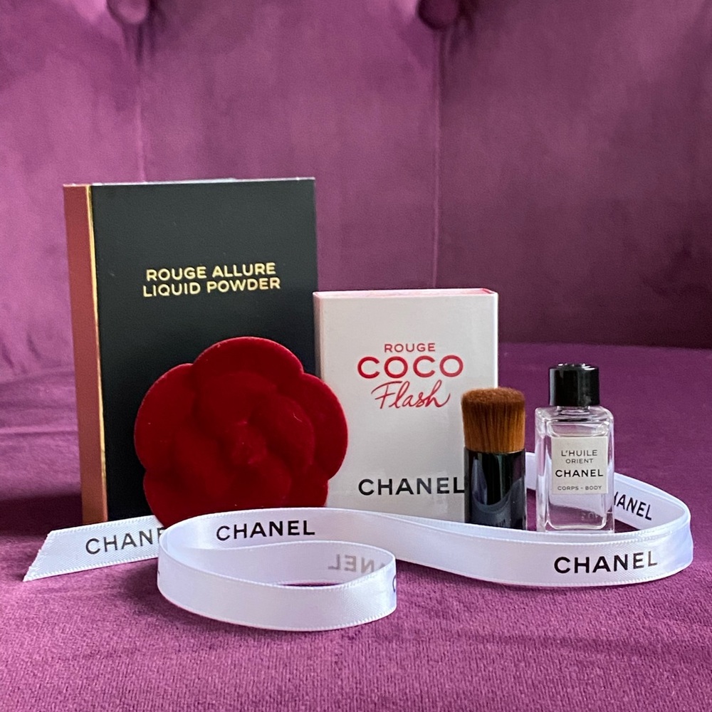 SOLD: CHANEL set- OIL Red Velvet Camilla flower